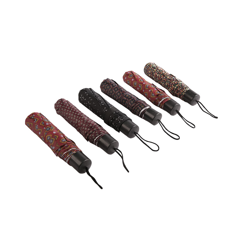 Dagelijkse schaalbare polyetser met zilver gecoate drievoudige paraplu-0E6B0523